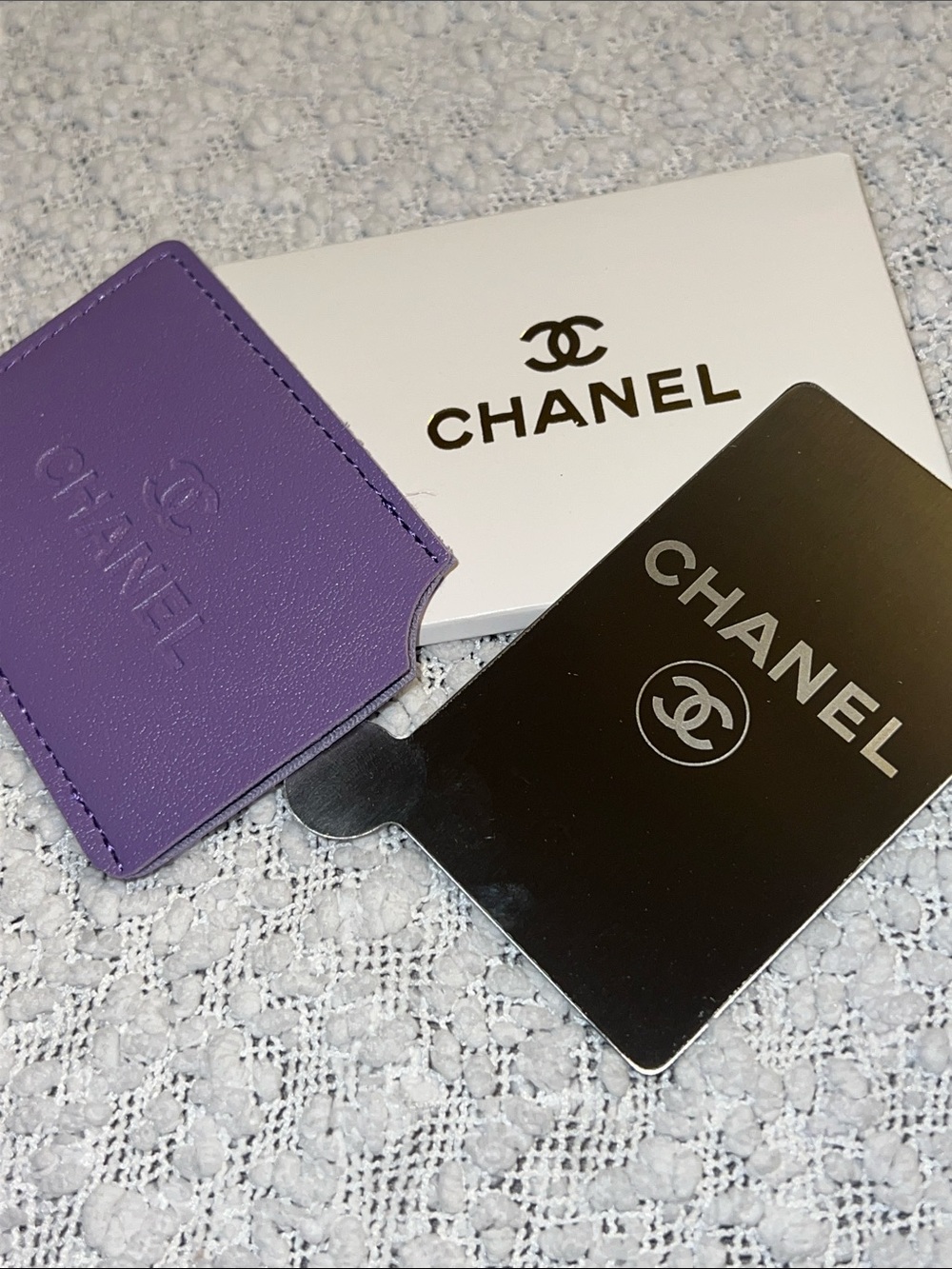 CHANEL Beute Travel Mirror with Embossed Leather Case (Turquoise or Purple) - Picture 8 of 9